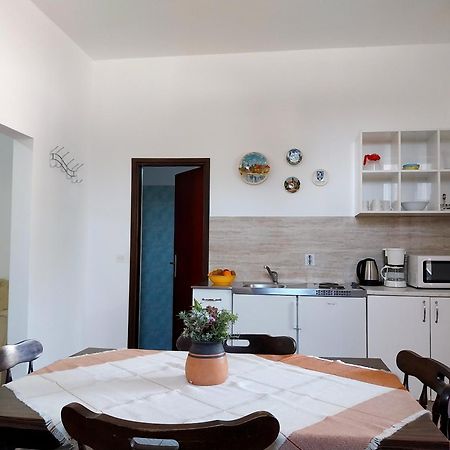 Apartment Mara Porec Esterno foto