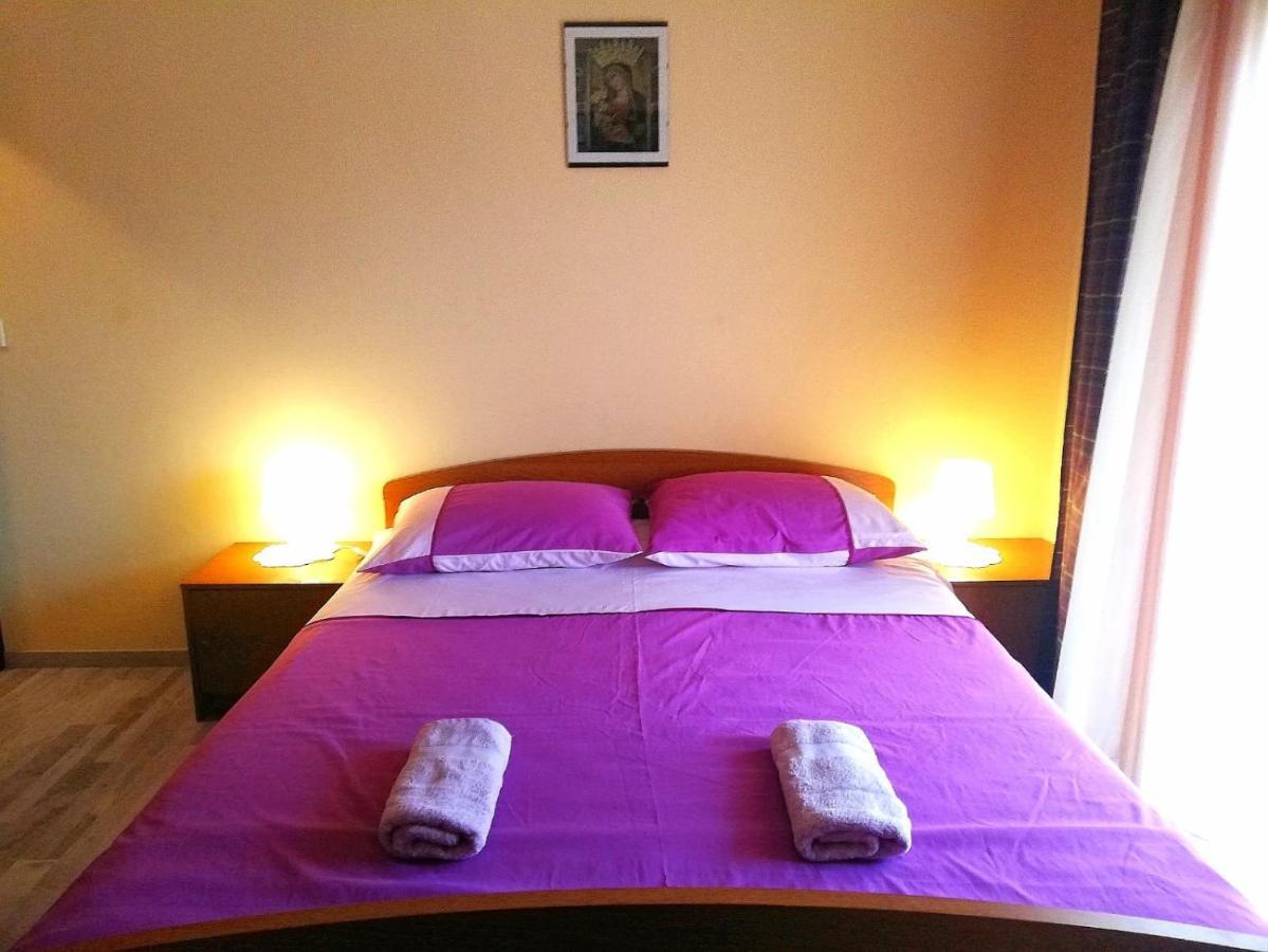 Apartment Mara Porec Esterno foto