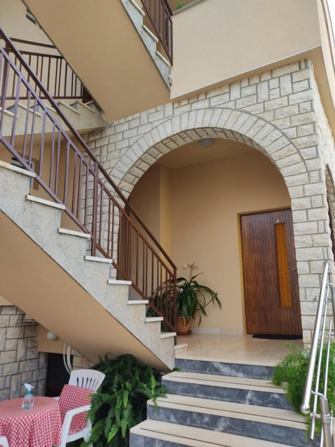 Apartment Mara Porec Esterno foto