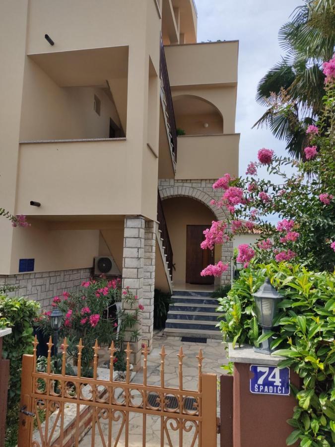 Apartment Mara Porec Esterno foto