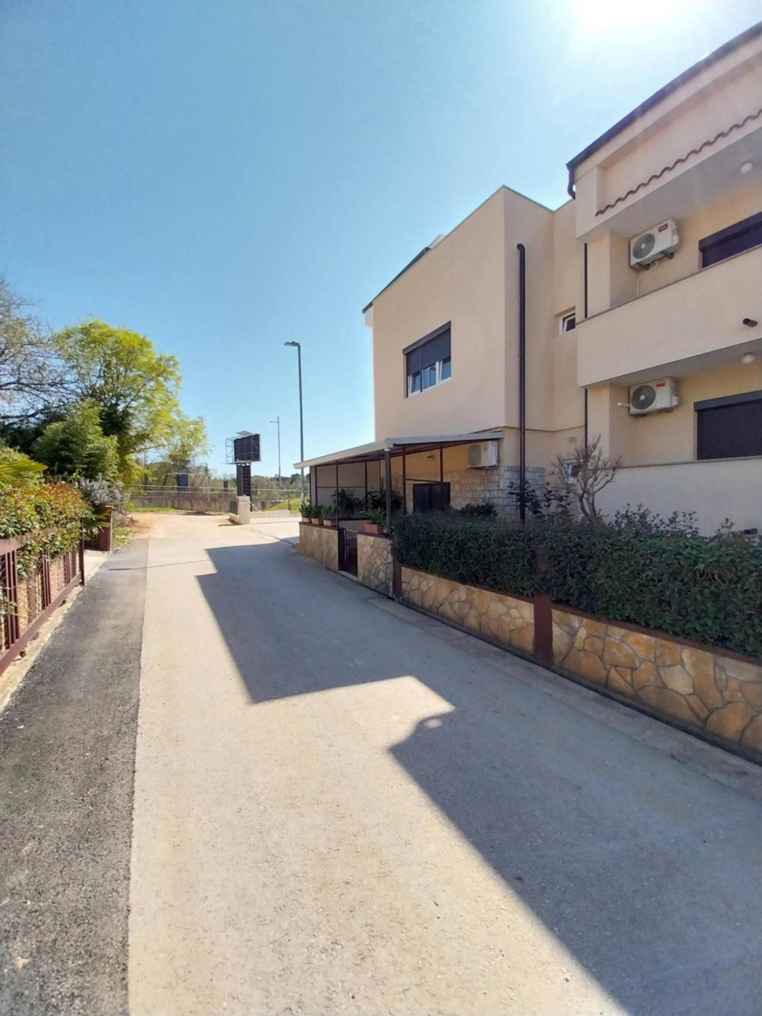 Apartment Mara Porec Esterno foto