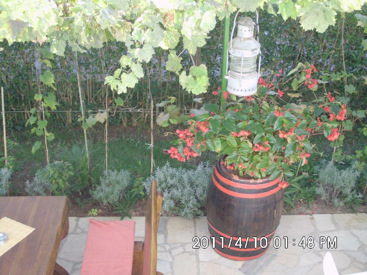 Apartment Mara Porec Esterno foto