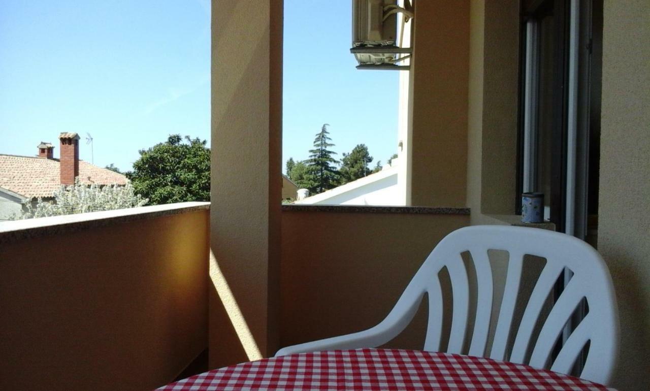 Apartment Mara Porec Esterno foto