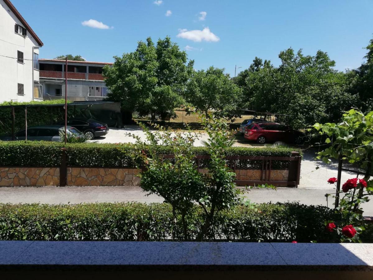 Apartment Mara Porec Esterno foto