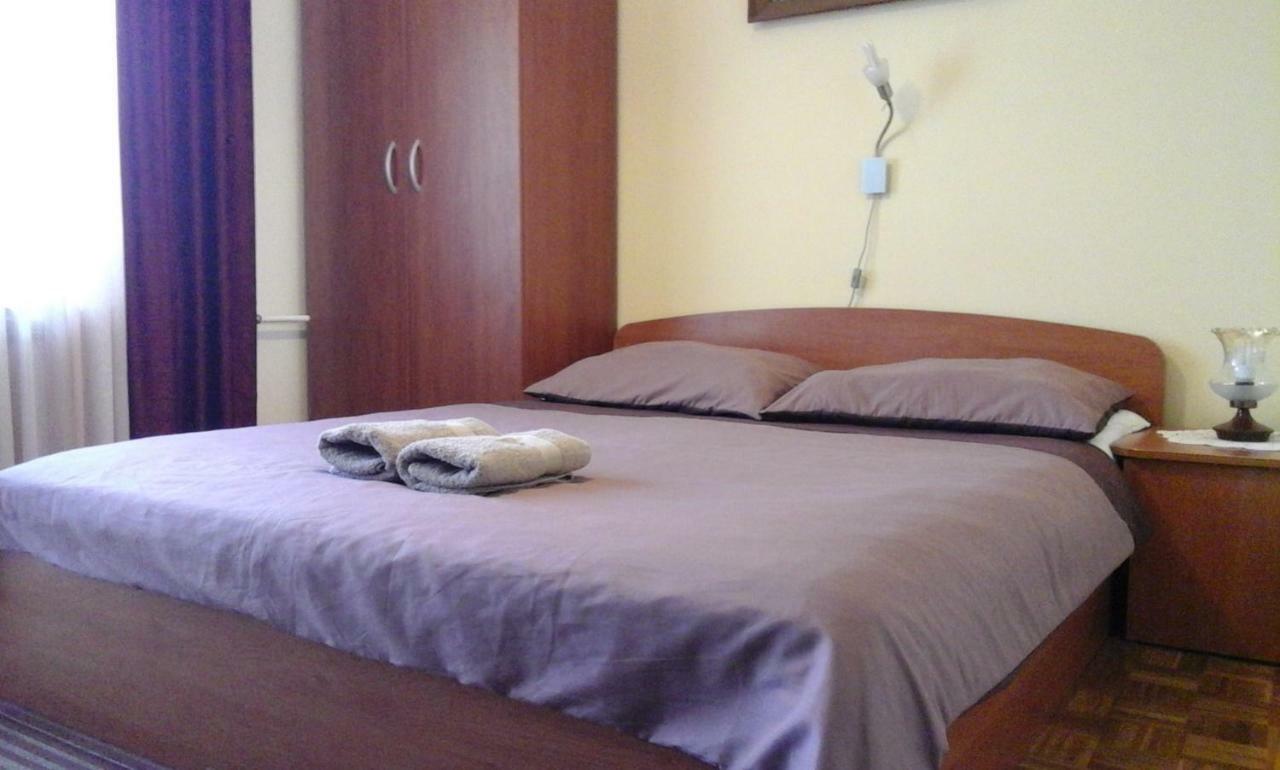 Apartment Mara Porec Esterno foto